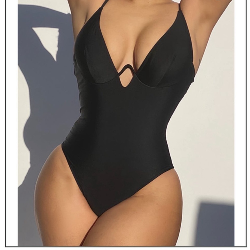 Classic black  swimsuit‎ 🩱